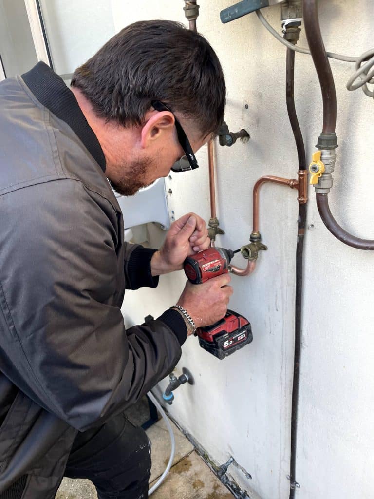 Hot Water Repairs Bayside Melbourne